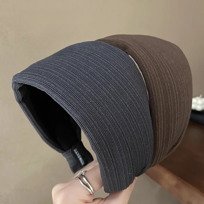 Gruba, szeroka opaska do włosó – Travel Accessories Aesthetic recenzja i cena